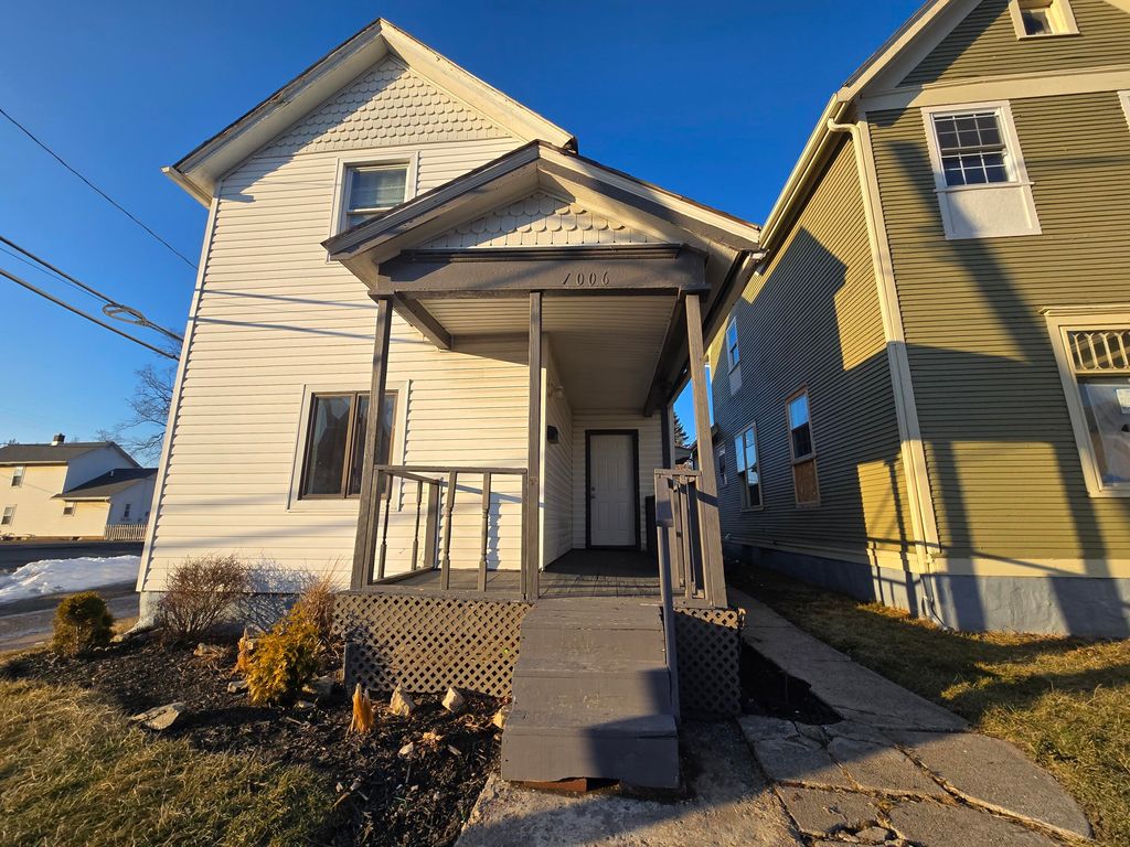 Photo of 1006 Savilla Avenue, Fort Wayne, IN 46807 (MLS # 834179)