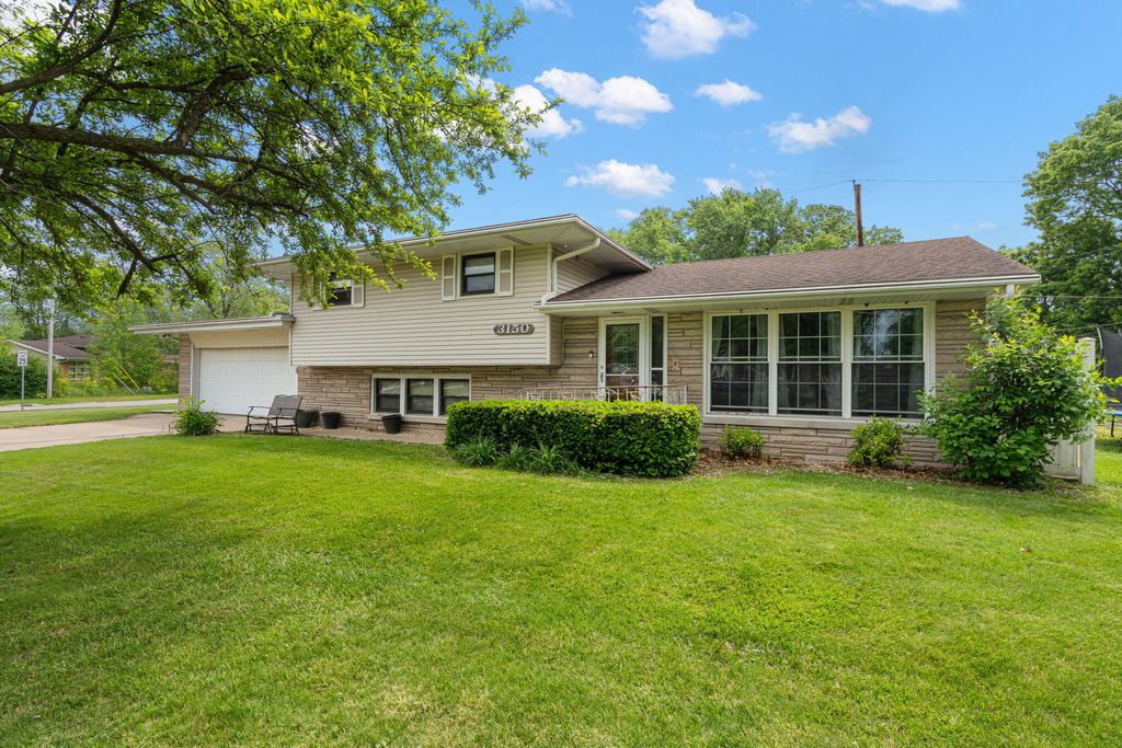 Photo of 3150 Oakwood Street, Portage, IN 46368 (MLS # 839447)