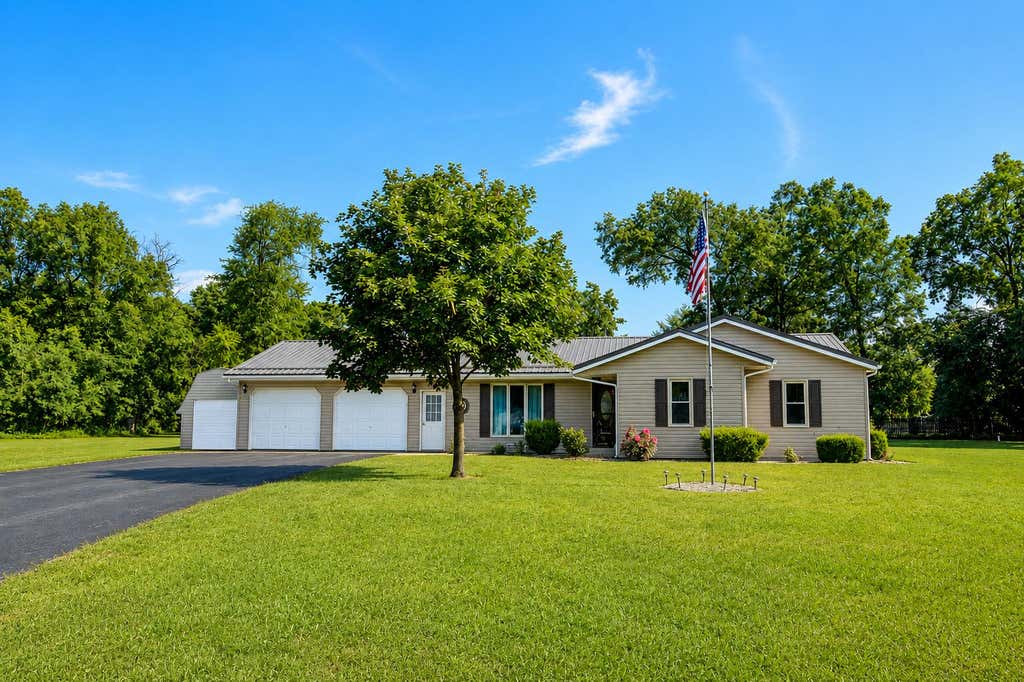 Photo of 2105 S Tribue Drive, Knox, IN 46534 (MLS # 843349)