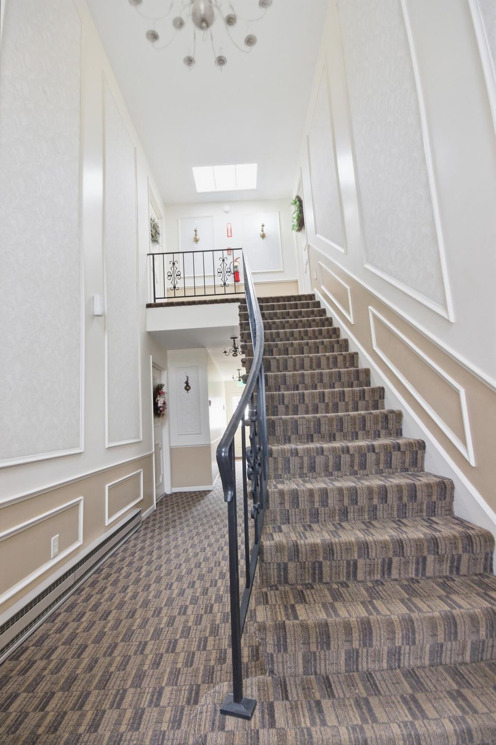 Photo of 2288 Bordeaux Walk #D2, Highland, IN 46322 (MLS # 834313)