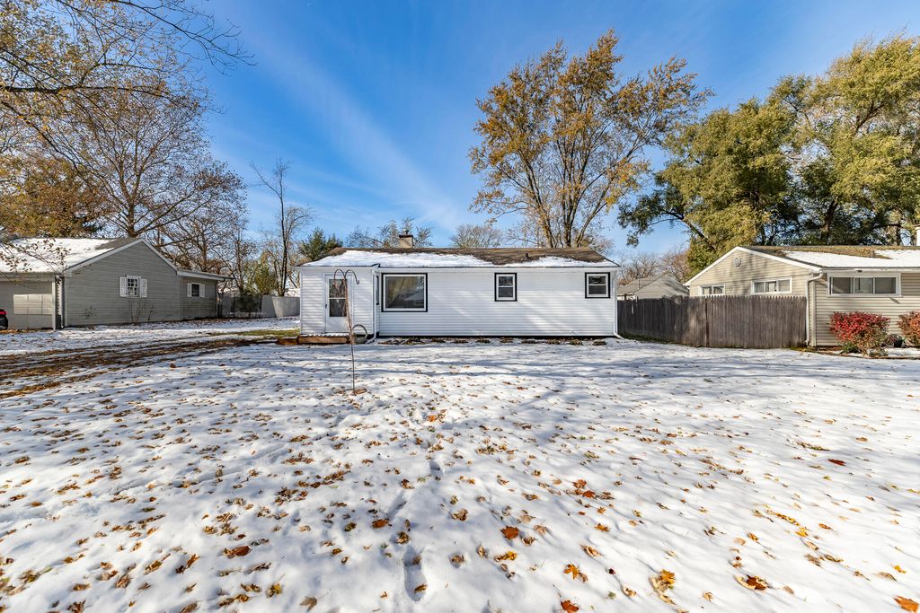 Photo of 8406 Ellsworth Court, Merrillville, IN 46410 (MLS # 832400)