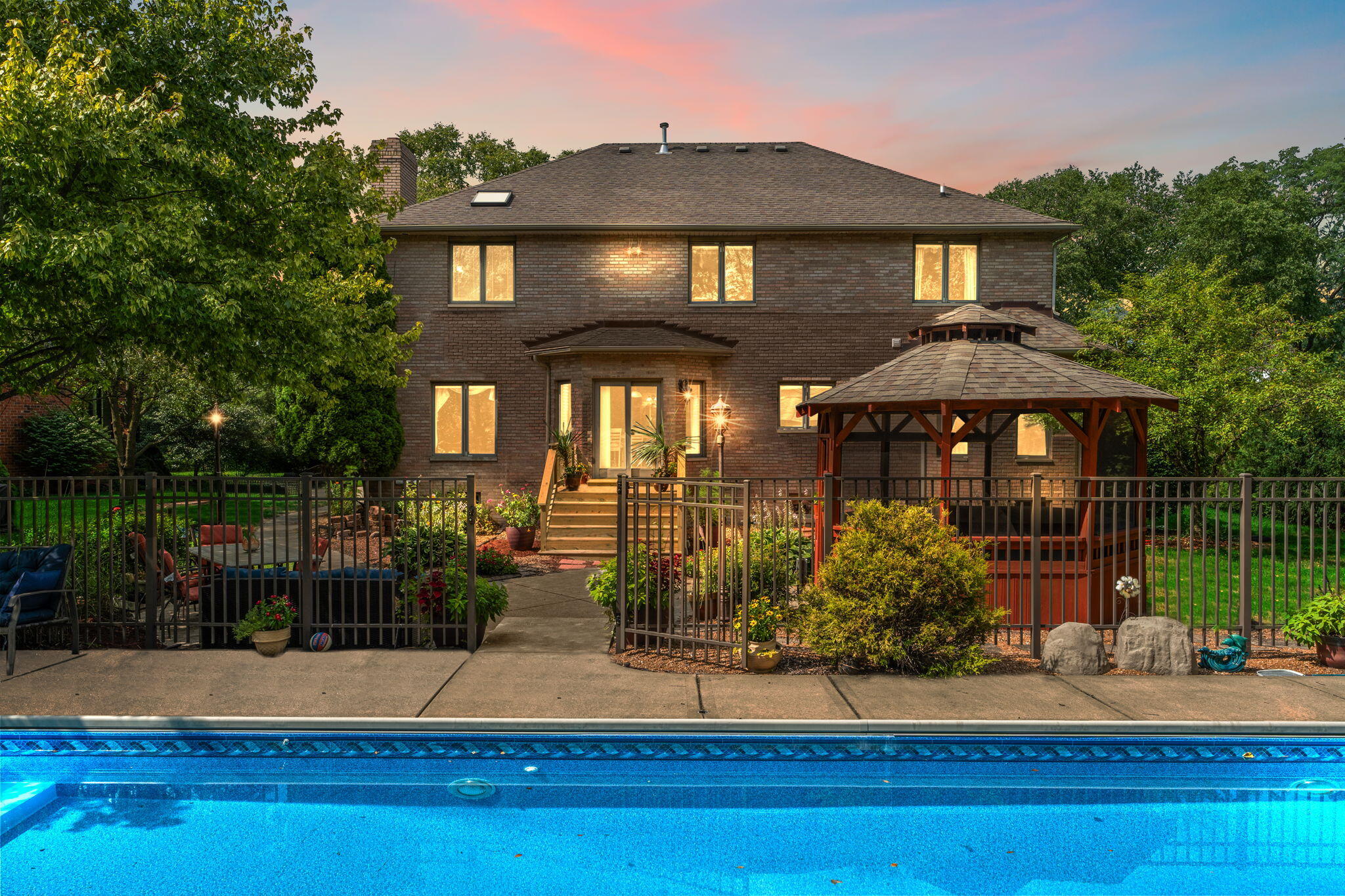 1228 Perthshire Lane