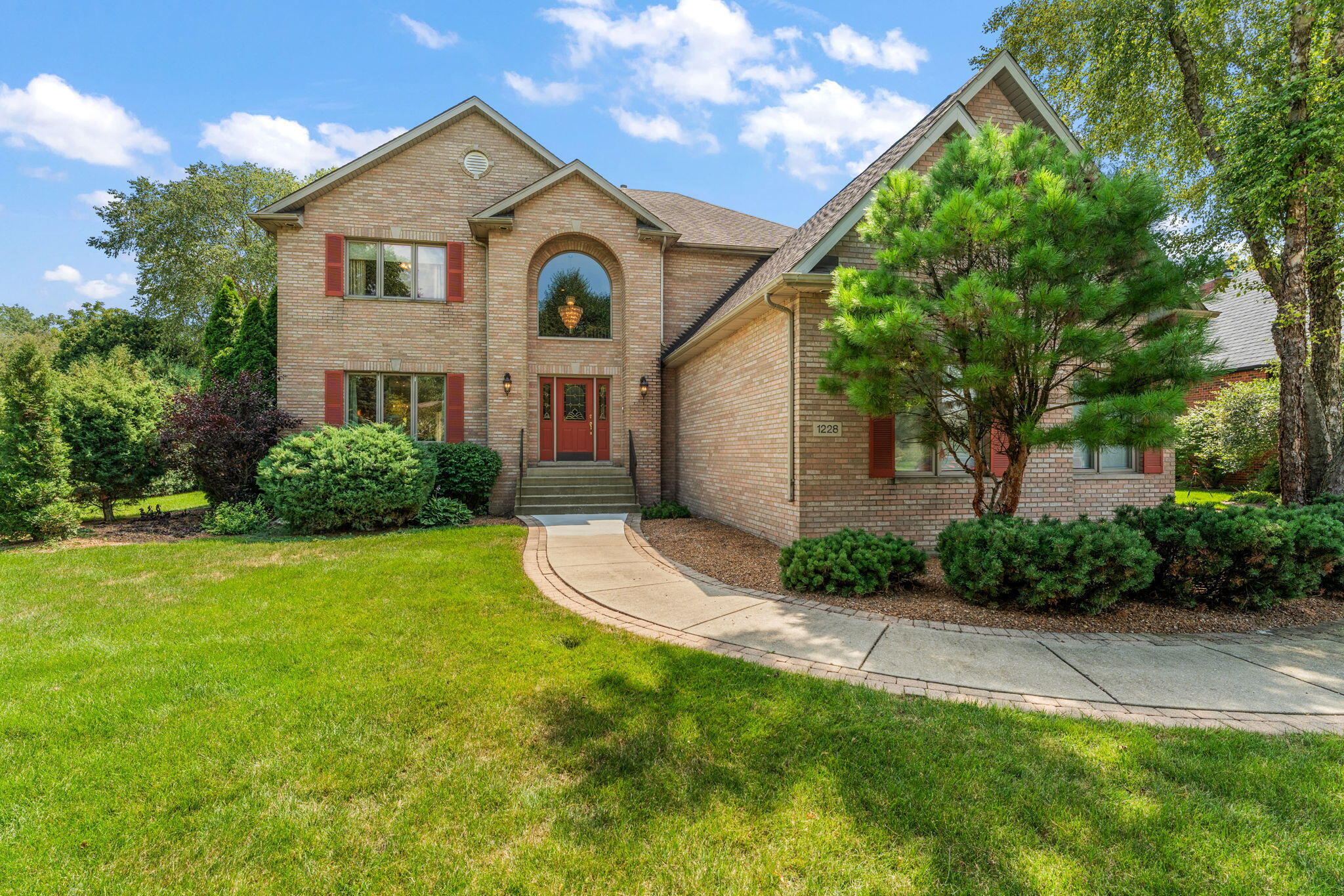 1228 Perthshire Lane
