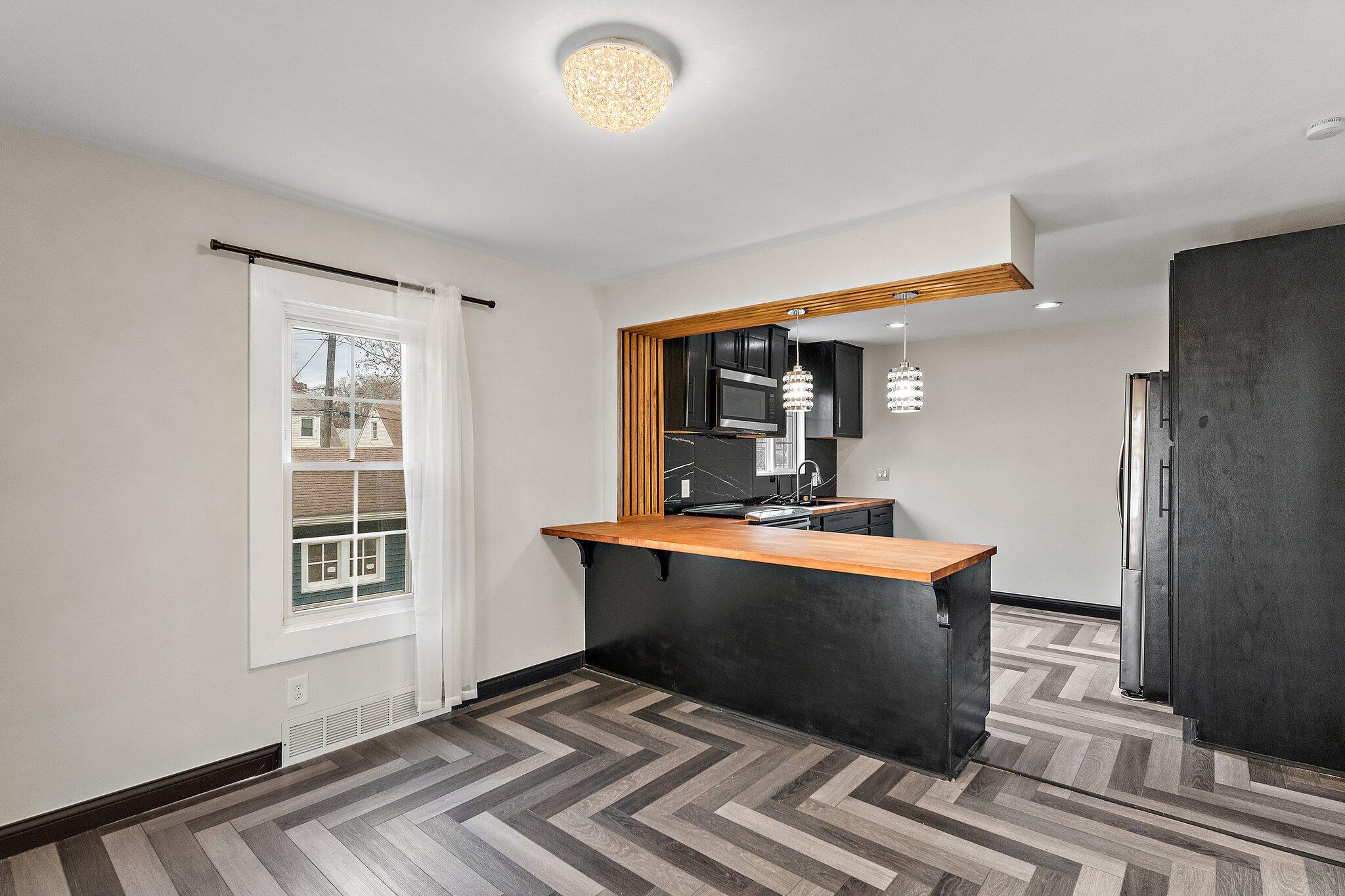 Hammond, Indiana 46323, United States, 4 Bedrooms Bedrooms, ,2 BathroomsBathrooms,Residential,Active,97083