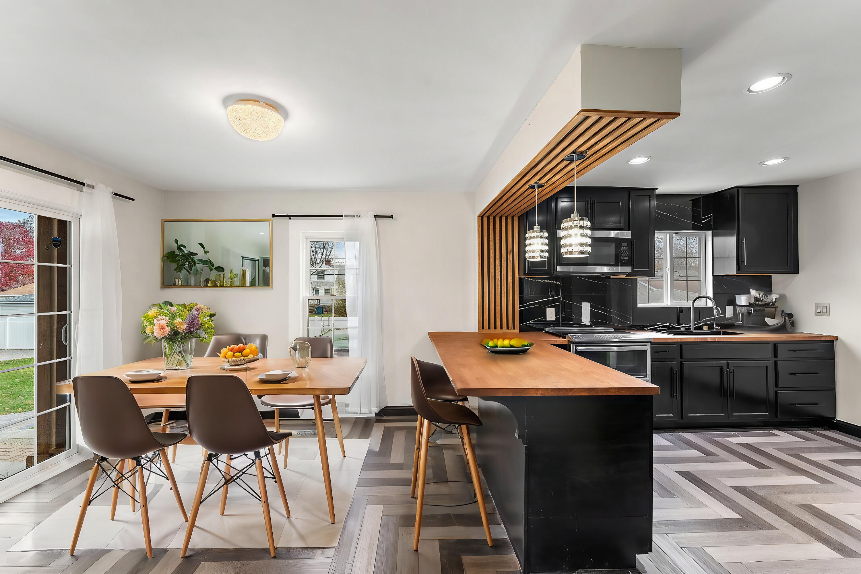 Hammond, Indiana 46323, United States, 4 Bedrooms Bedrooms, ,2 BathroomsBathrooms,Residential,Active,97083