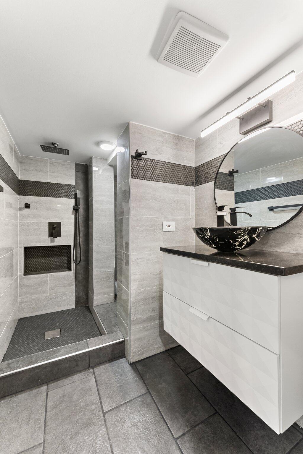 Hammond, Indiana 46323, United States, 4 Bedrooms Bedrooms, ,2 BathroomsBathrooms,Residential,Active,97083