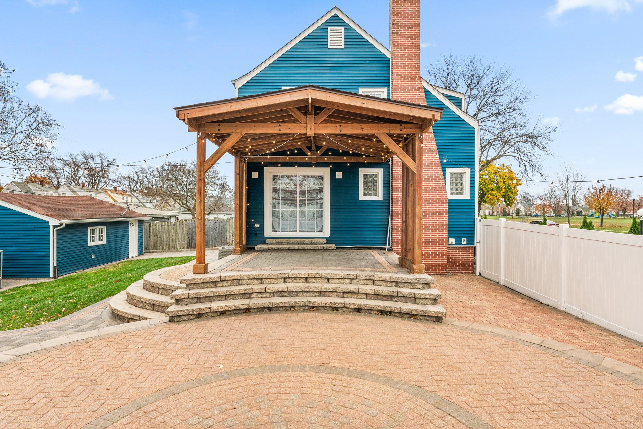 Hammond, Indiana 46323, United States, 4 Bedrooms Bedrooms, ,2 BathroomsBathrooms,Residential,Active,97083