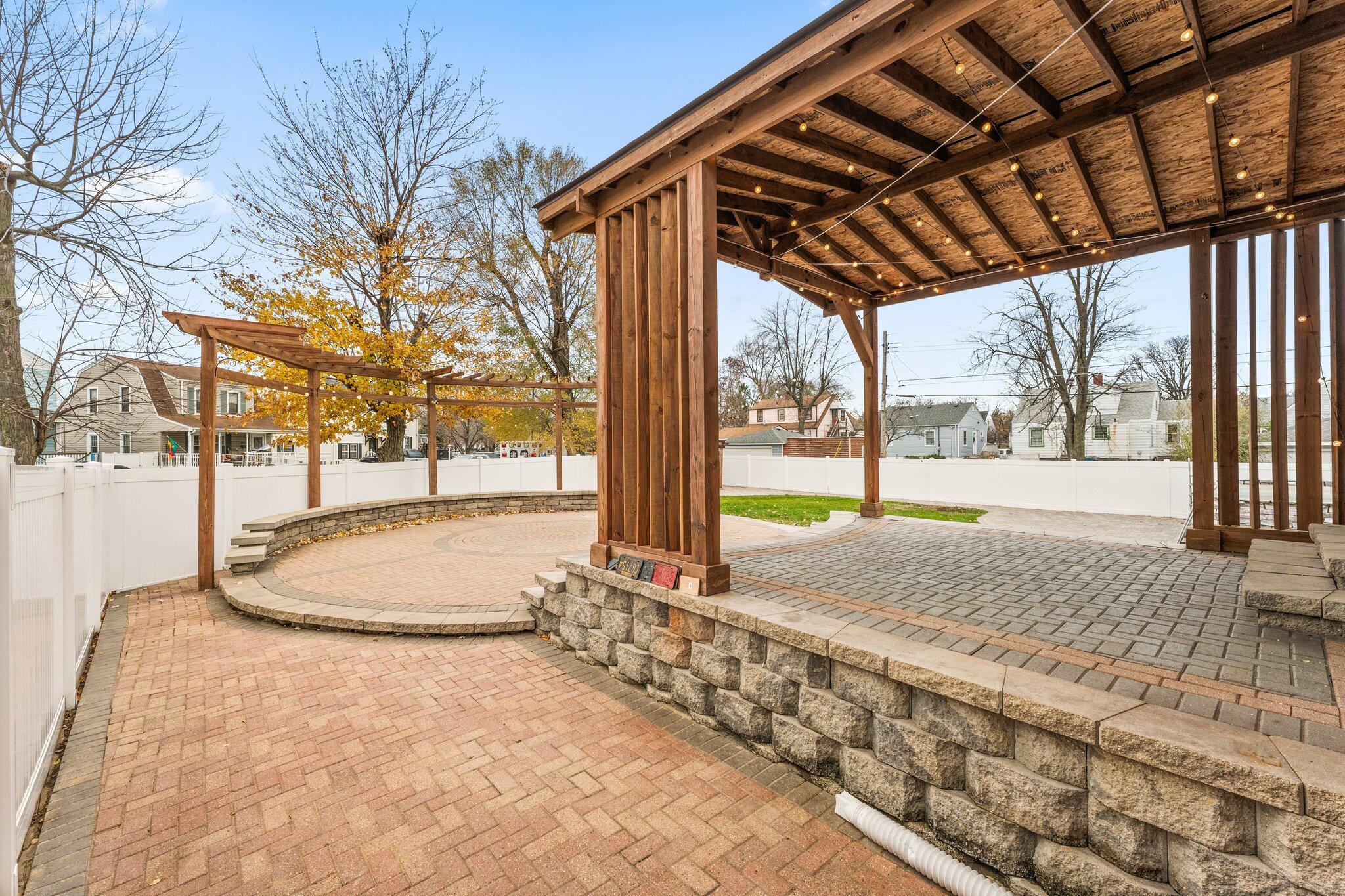 Hammond, Indiana 46323, United States, 4 Bedrooms Bedrooms, ,2 BathroomsBathrooms,Residential,Active,97083