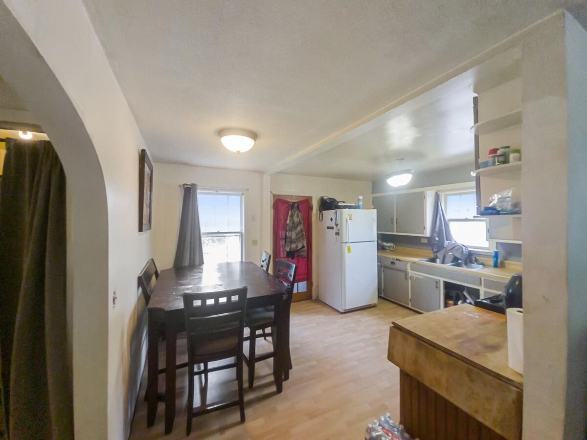 13722 Birch