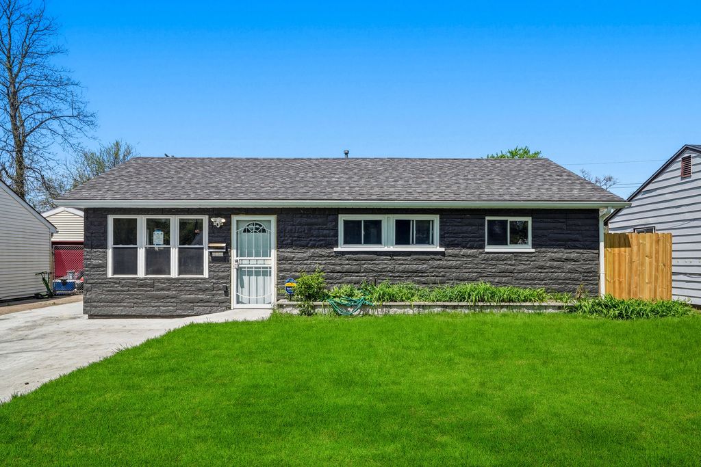 Photo of 2726 Marshalltown Drive, Gary, IN 46407 (MLS # 837920)