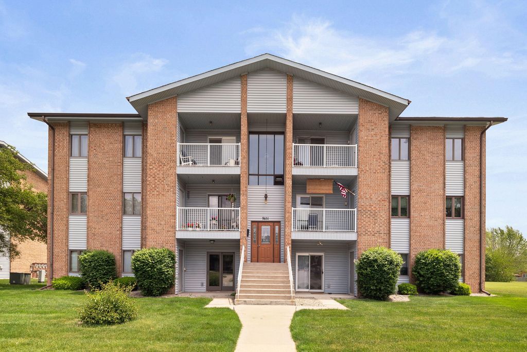 Photo of 9651 Merrillville Road #204, Crown Point, IN 46307 (MLS # 839722)
