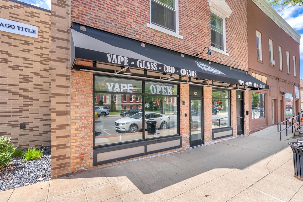 Photo of 105 S Court Street, Crown Point, IN 46307 (MLS # 838709)