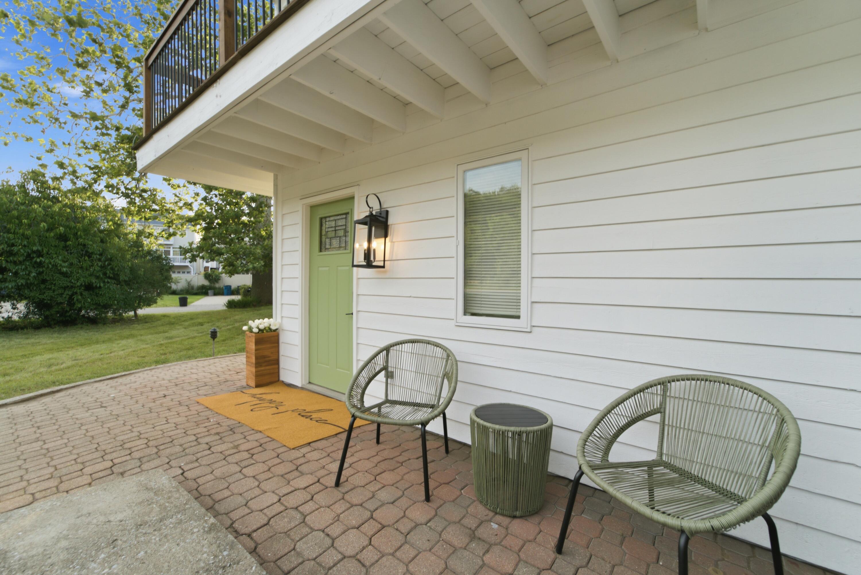 208 Lakeshore Drive