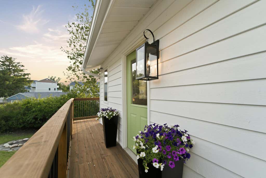 Photo of 208 Lakeshore Drive, Michigan City, IN 46360 (MLS # 841369)