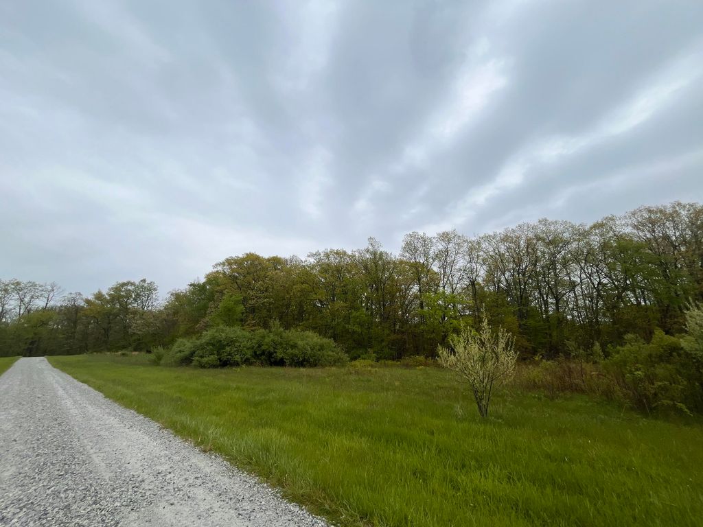 Photo of 82 W 700 N, Valparaiso, IN 46385 (MLS # 838292)