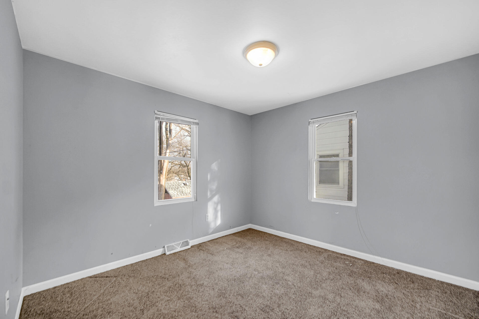 2228 Riverside Drive