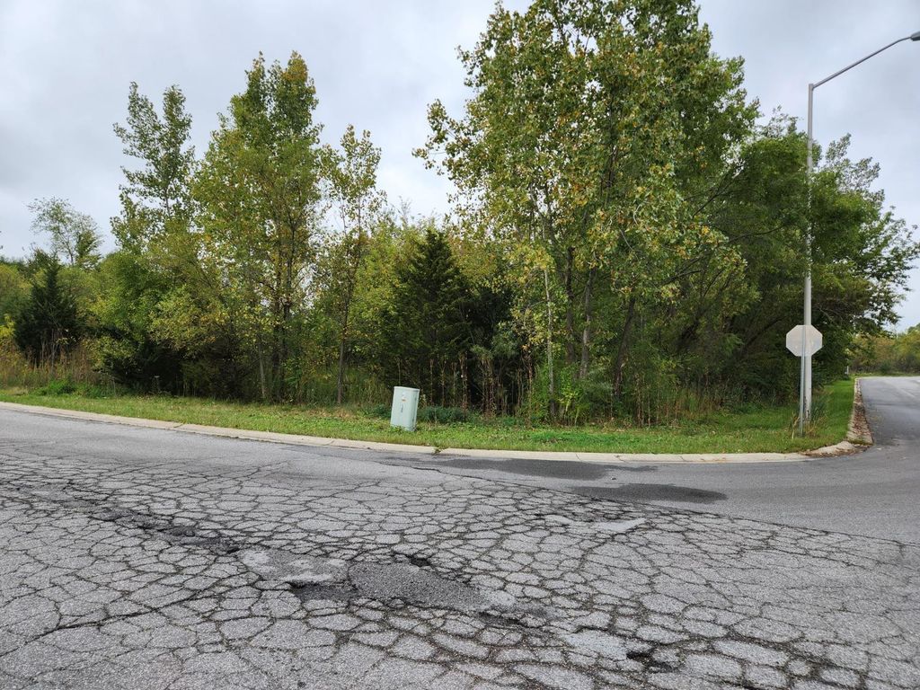 Photo of 7900 Grant Street, Merrillville, IN 46410 (MLS # 838287)
