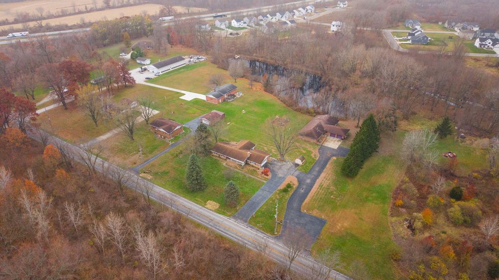 Photo of 1012 N Meridian Road, Chesterton, IN 46304 (MLS # 831101)