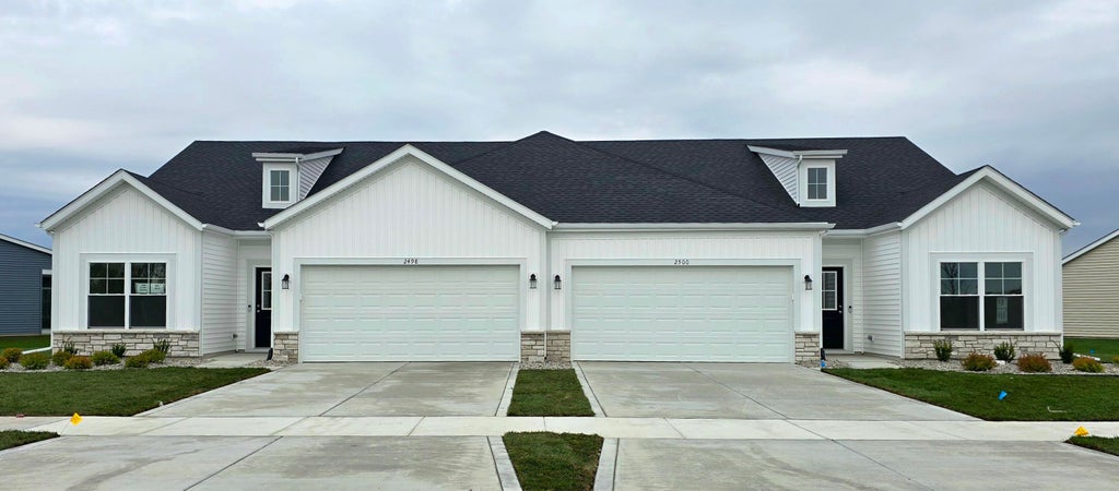 Photo of 2498 E 105th Avenue, Crown Point, IN 46307 (MLS # 847638)