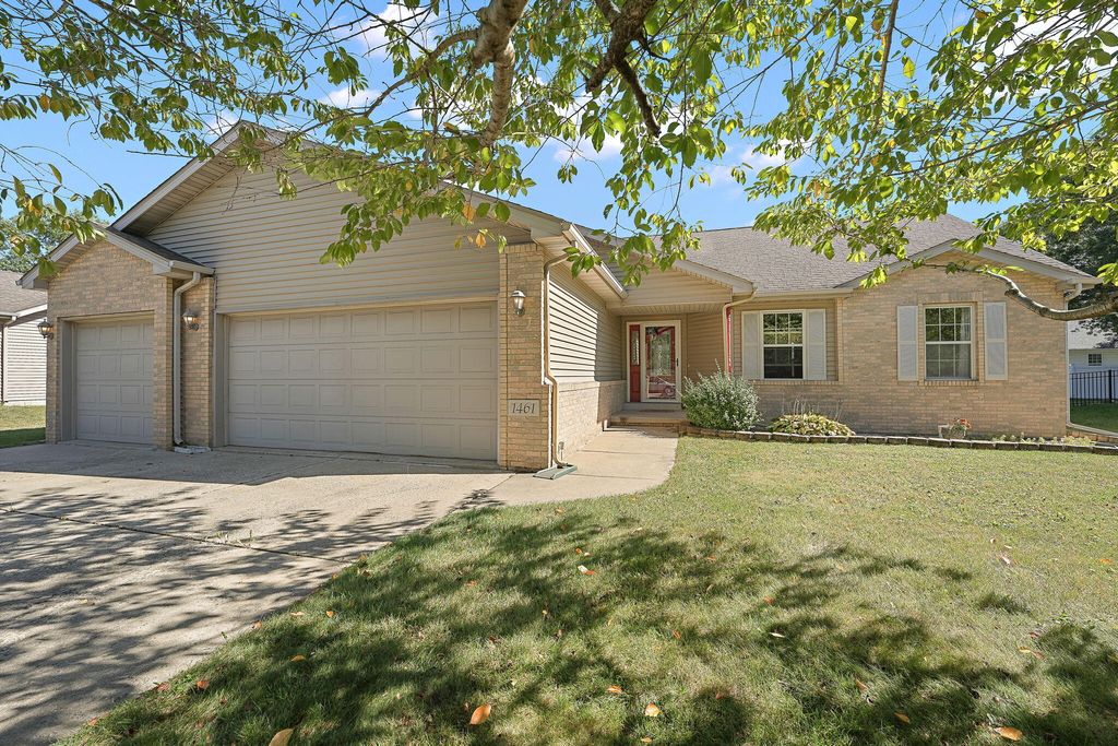 Photo of 1461 Eagle Street, Chesterton, IN 46304 (MLS # 829482)