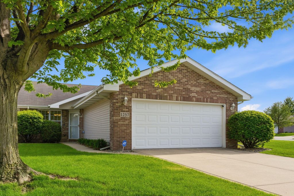 Photo of 1257 W 84th Lane, Merrillville, IN 46410 (MLS # 837848)