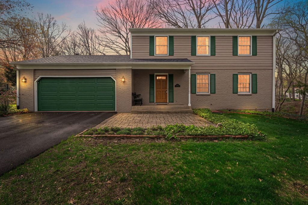 Photo of 2007 Sherwood Drive, Valparaiso, IN 46385 (MLS # 837205)