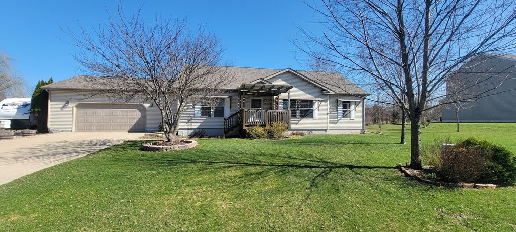 Photo of 102 Mayfield Drive, Michigan City, IN 46360 (MLS # 835377)