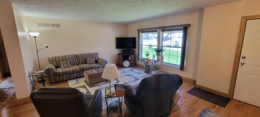 Photo of 102 Mayfield Drive, Michigan City, IN 46360 (MLS # 835377)