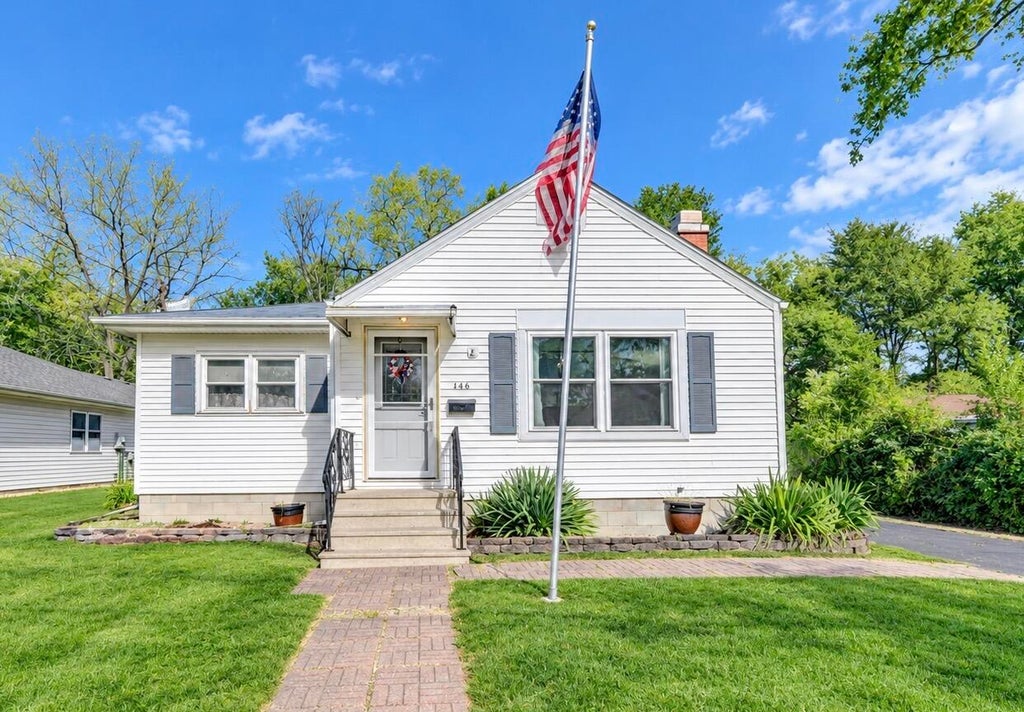 Photo of 407 Keilman Street, Dyer, IN 46311 (MLS # 846832)