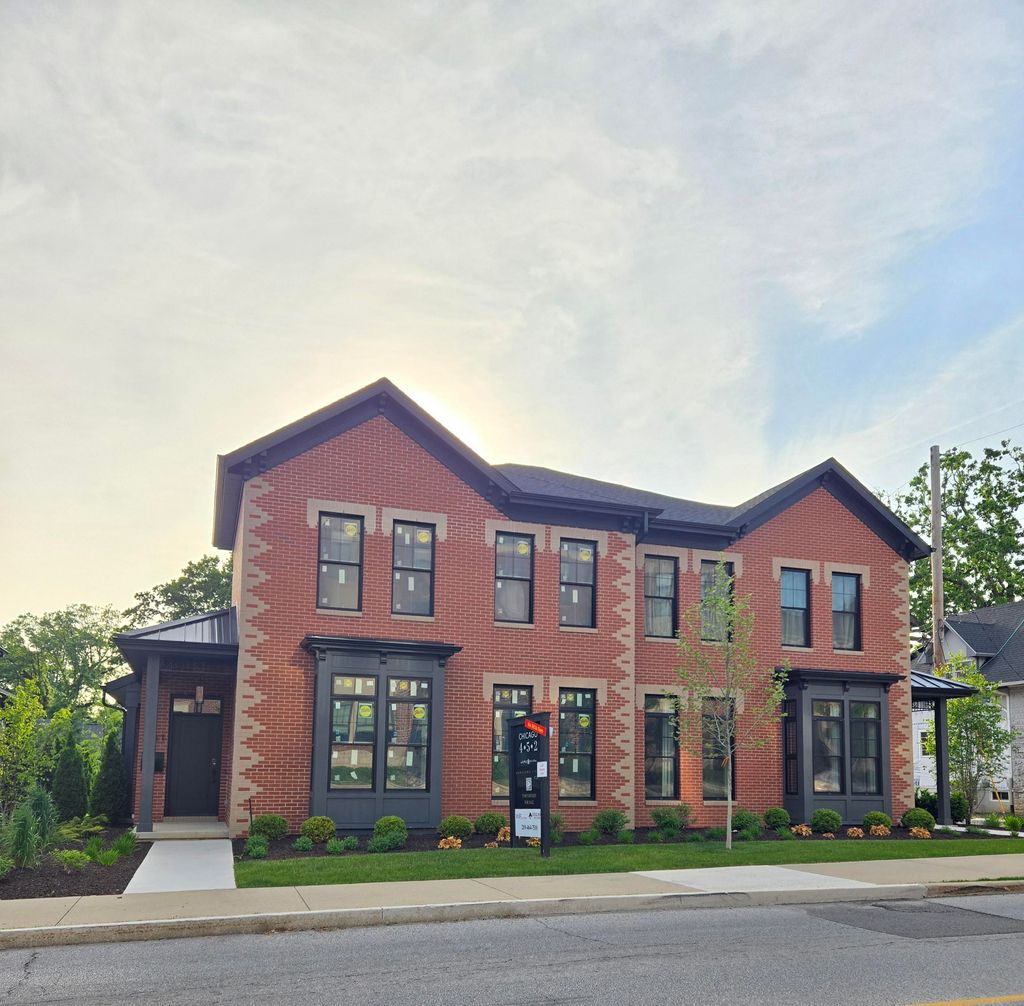 Photo of 203 N Campbell Street #2, Valparaiso, IN 46385 (MLS # 839406)