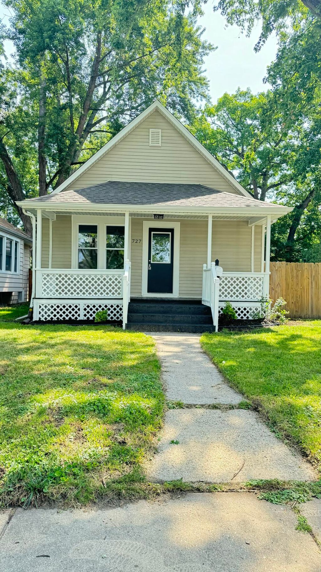 Photo of 727 Water Street, Hobart, IN 46342 (MLS # 833096)