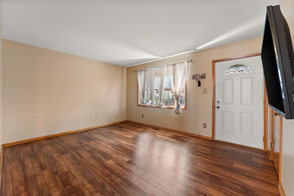 Photo of 9349 Saric Drive, Highland, IN 46322 (MLS # 836437)