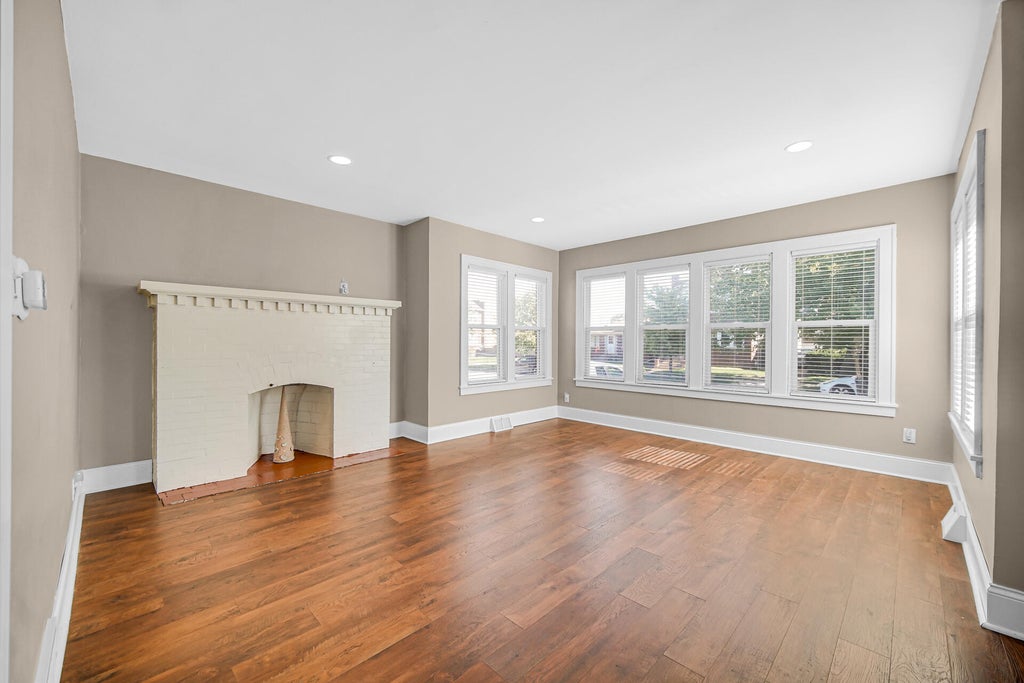 Photo of 1620 Davis Avenue, Whiting, IN 46394 (MLS # 846878)