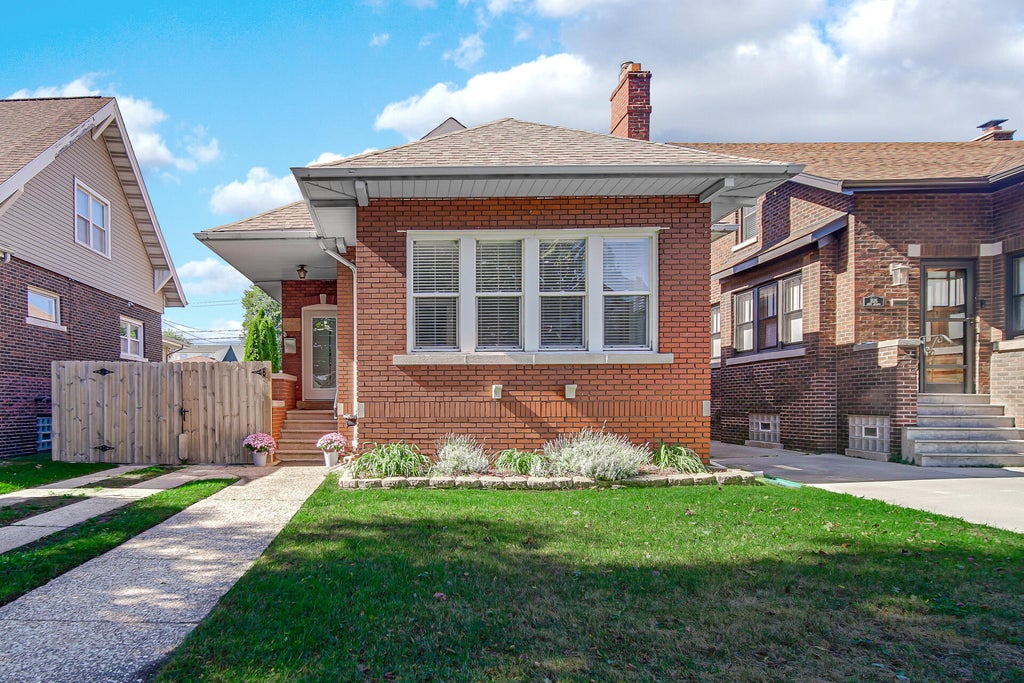 Photo of 1620 Davis Avenue, Whiting, IN 46394 (MLS # 846878)