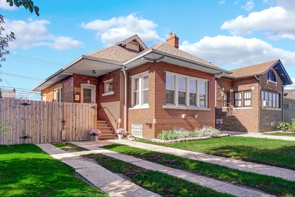 Photo of 1620 Davis Avenue, Whiting, IN 46394 (MLS # 846878)
