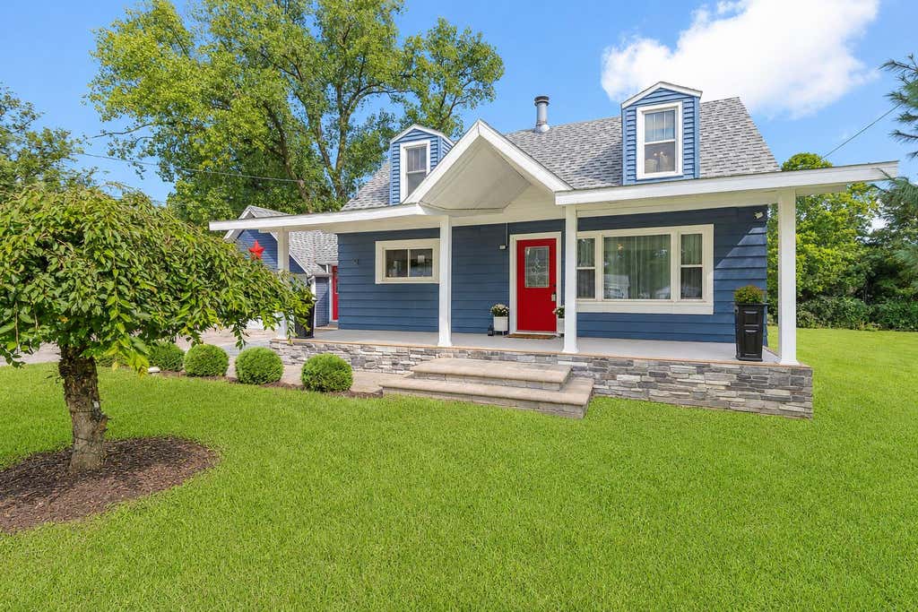 Photo of 3605 Evans Avenue, Valparaiso, IN 46383 (MLS # 844293)