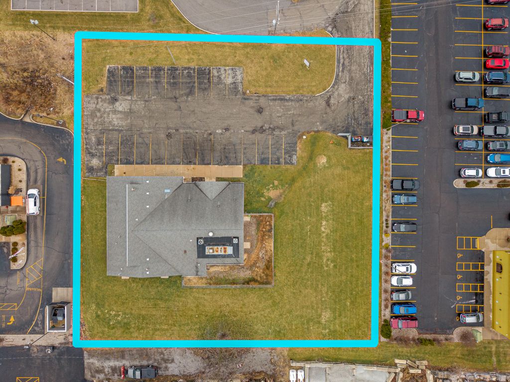 Photo of 1138 N Main Street, Crown Point, IN 46307 (MLS # 832554)