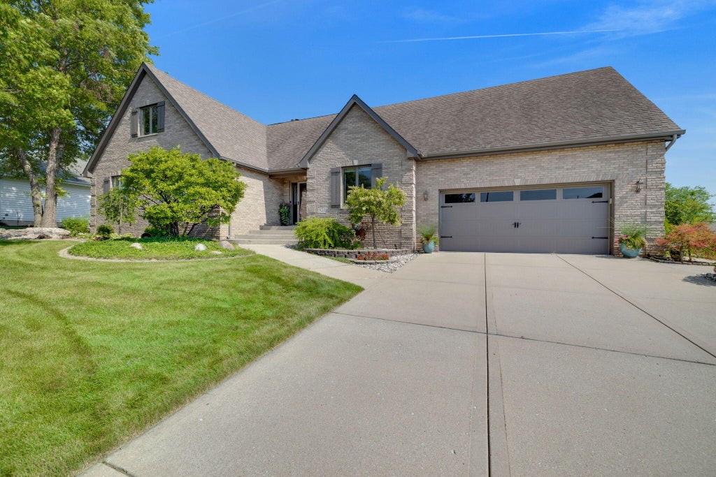 Photo of 9201 Schillton Drive, Saint John, IN 46373 (MLS # 844740)