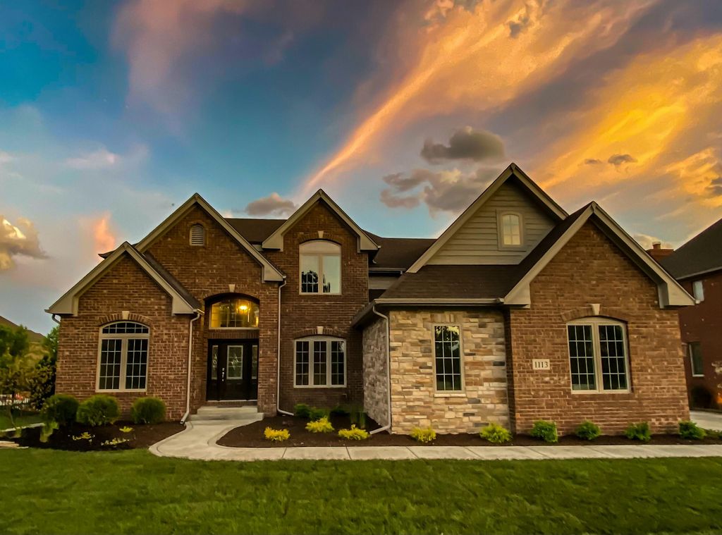 Photo of 1023 Kensington Court, Schererville, IN 46375 (MLS # 836809)