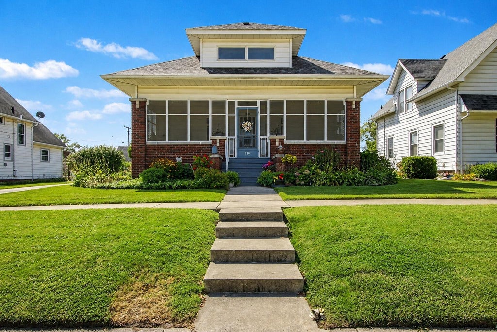 Photo of 210 G Street, La Porte, IN 46350 (MLS # 844514)