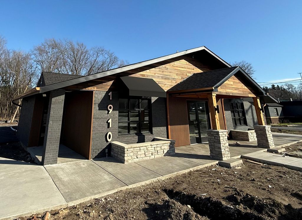 Photo of 1910 Calumet (north Suite) Avenue, Valparaiso, IN 46383 (MLS # 837062)