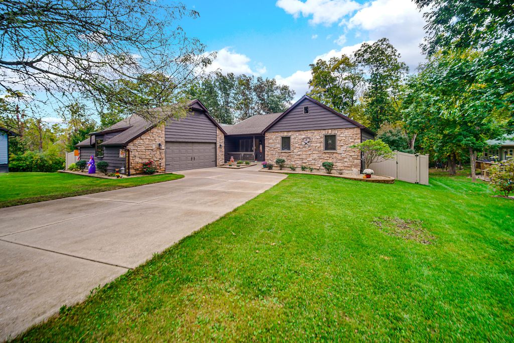 Photo of 524 Timberwood Lane, Lowell, IN 46356 (MLS # 829341)