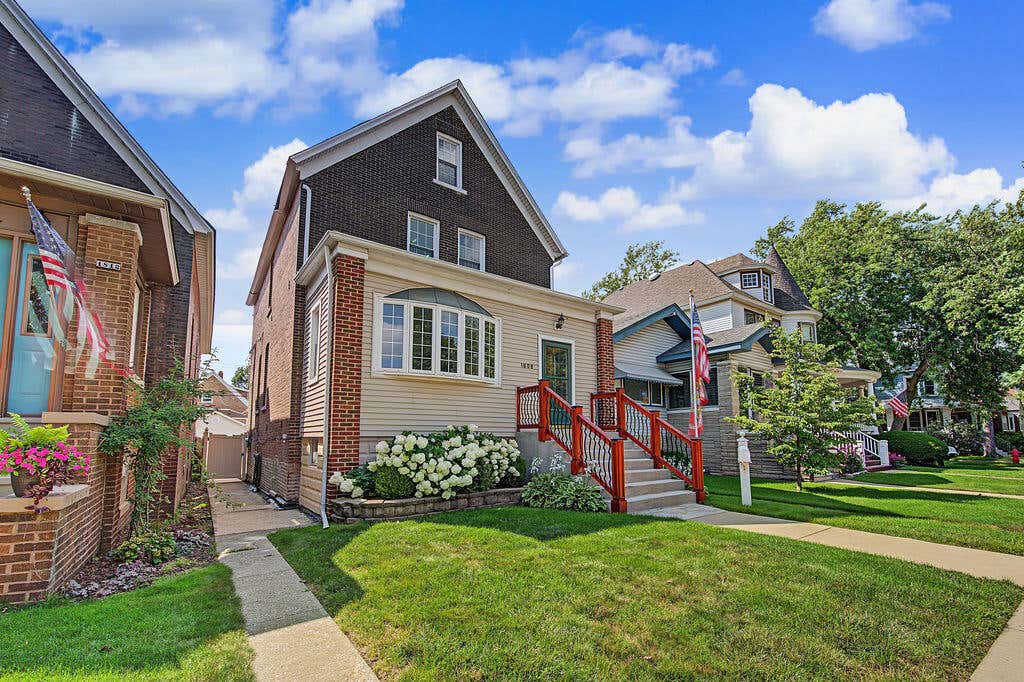 Photo of 1808 Sheridan Avenue, Whiting, IN 46394 (MLS # 843689)