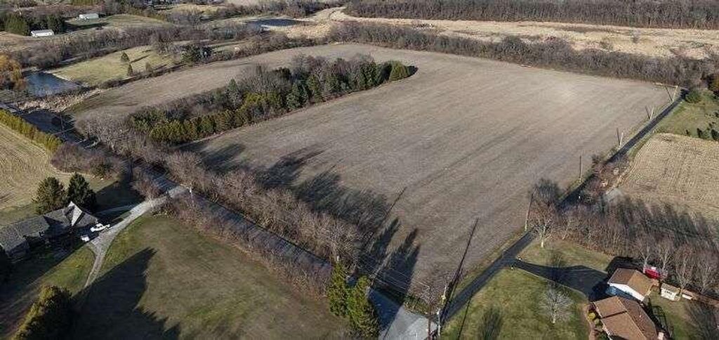 Photo of 10021 Clay Street, Crown Point, IN 46307 (MLS # 835356)