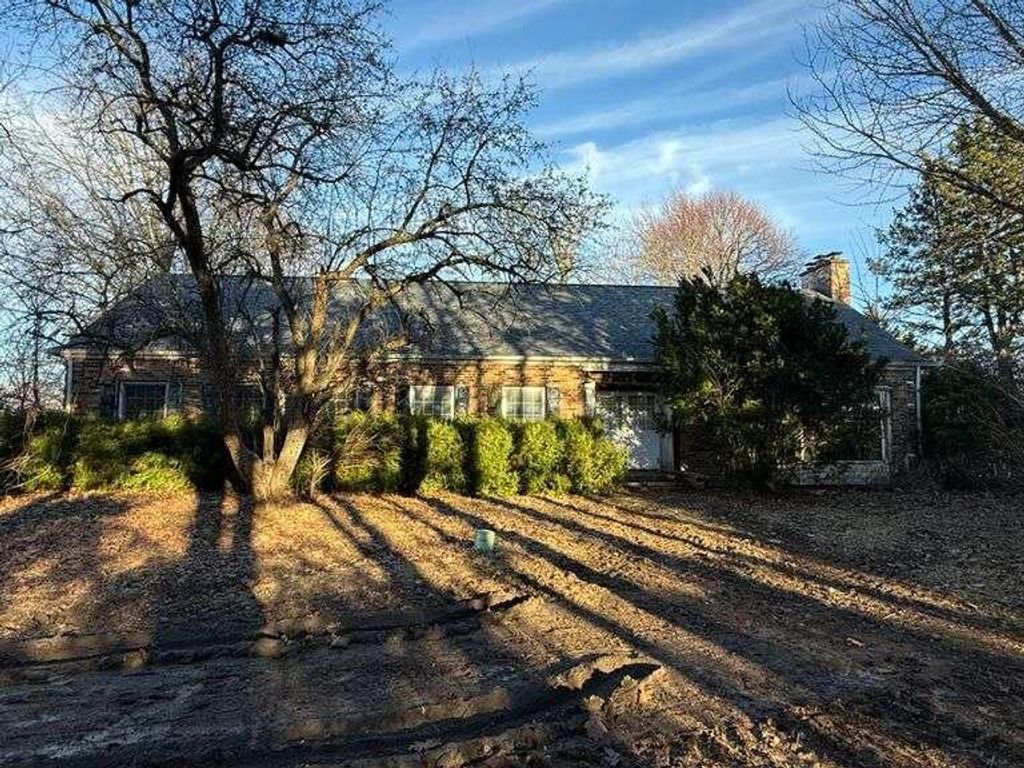 Photo of 10021 Clay Street, Crown Point, IN 46307 (MLS # 835356)