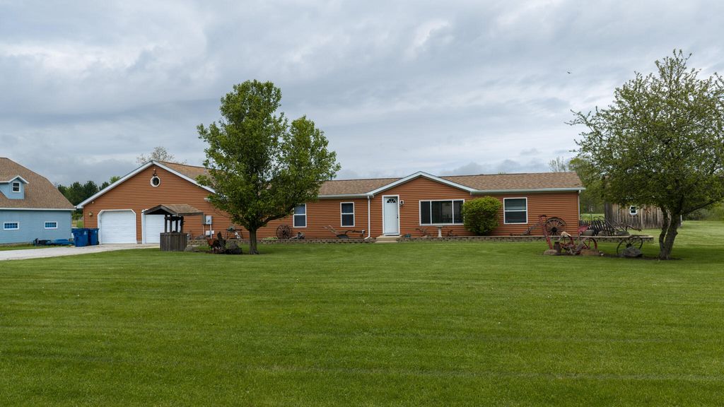 Photo of 141 W 900 N, Chesterton, IN 46304 (MLS # 838067)