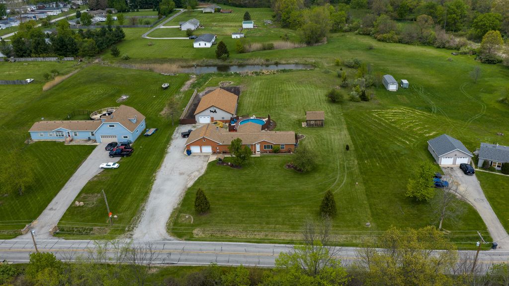 Photo of 141 W 900 N, Chesterton, IN 46304 (MLS # 838067)