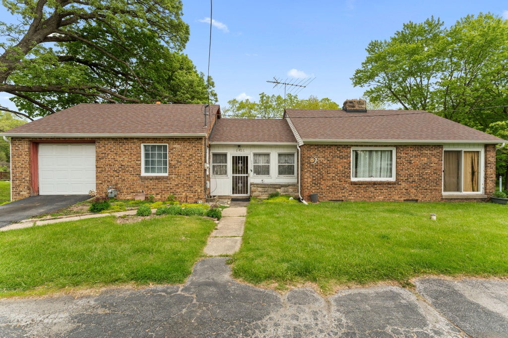Photo of 6435 Madison Street, Merrillville, IN 46410 (MLS # 845205)
