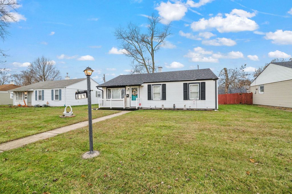 Photo of 814 N Indiana Street, Griffith, IN 46319 (MLS # 831378)