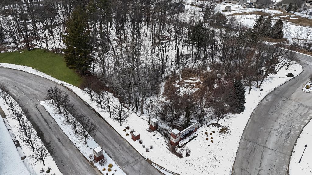 Photo of 8510 Stonegate Court, Saint John, IN 46373 (MLS # 833827)